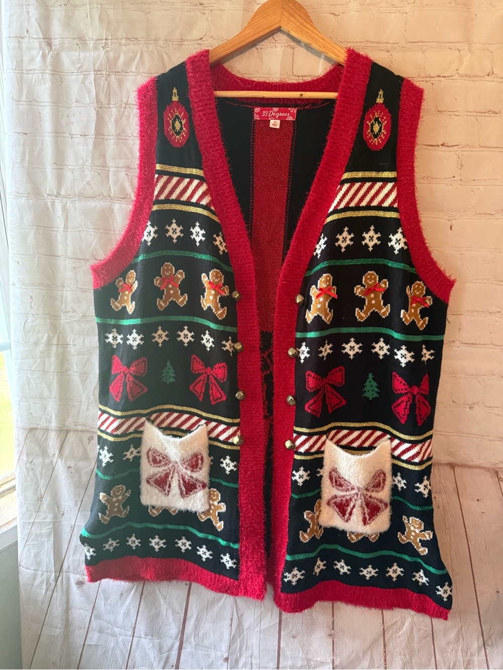 33 Degrees Women’s Size 3X Red and Black Holiday Open Front Sweater Vest